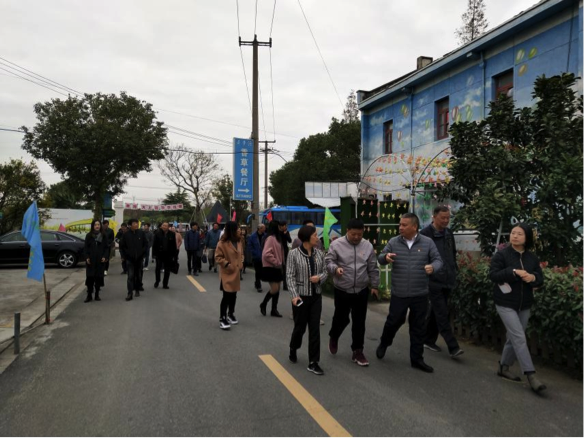 青浦應(yīng)急局、青浦聯(lián)通和磊諾公司“共建美麗鄉(xiāng)村、打造和諧家園”聯(lián)建活動舉辦(圖2)